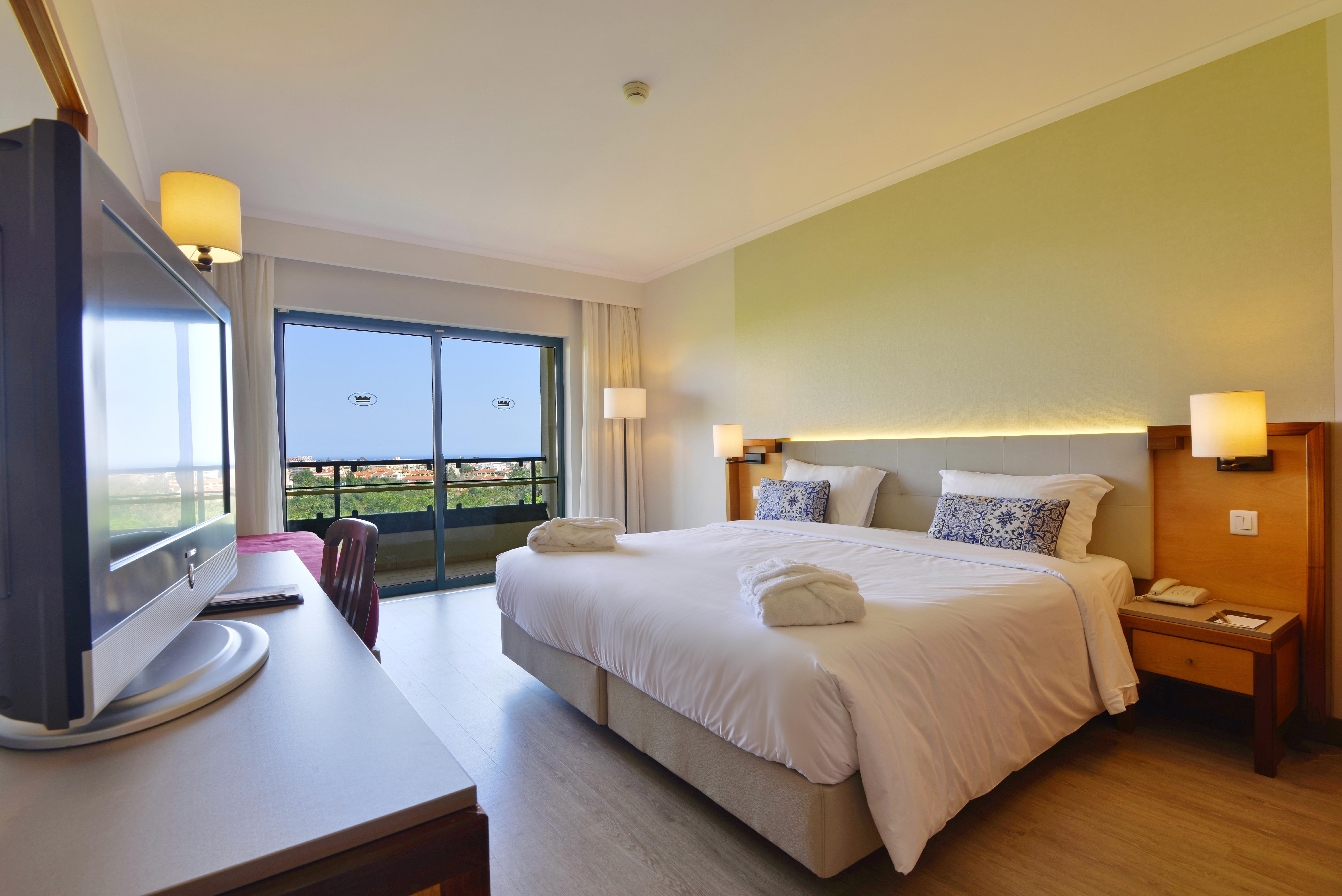 Holiday Inn Algarve Albufeira By Ihg Exterior photo